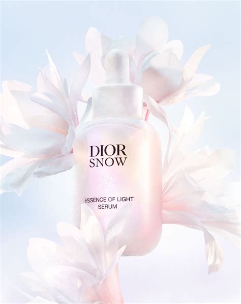 dior シミに効く|「ディオール スノー」に新薬用美容液が誕生！ 5つの効果でさら .